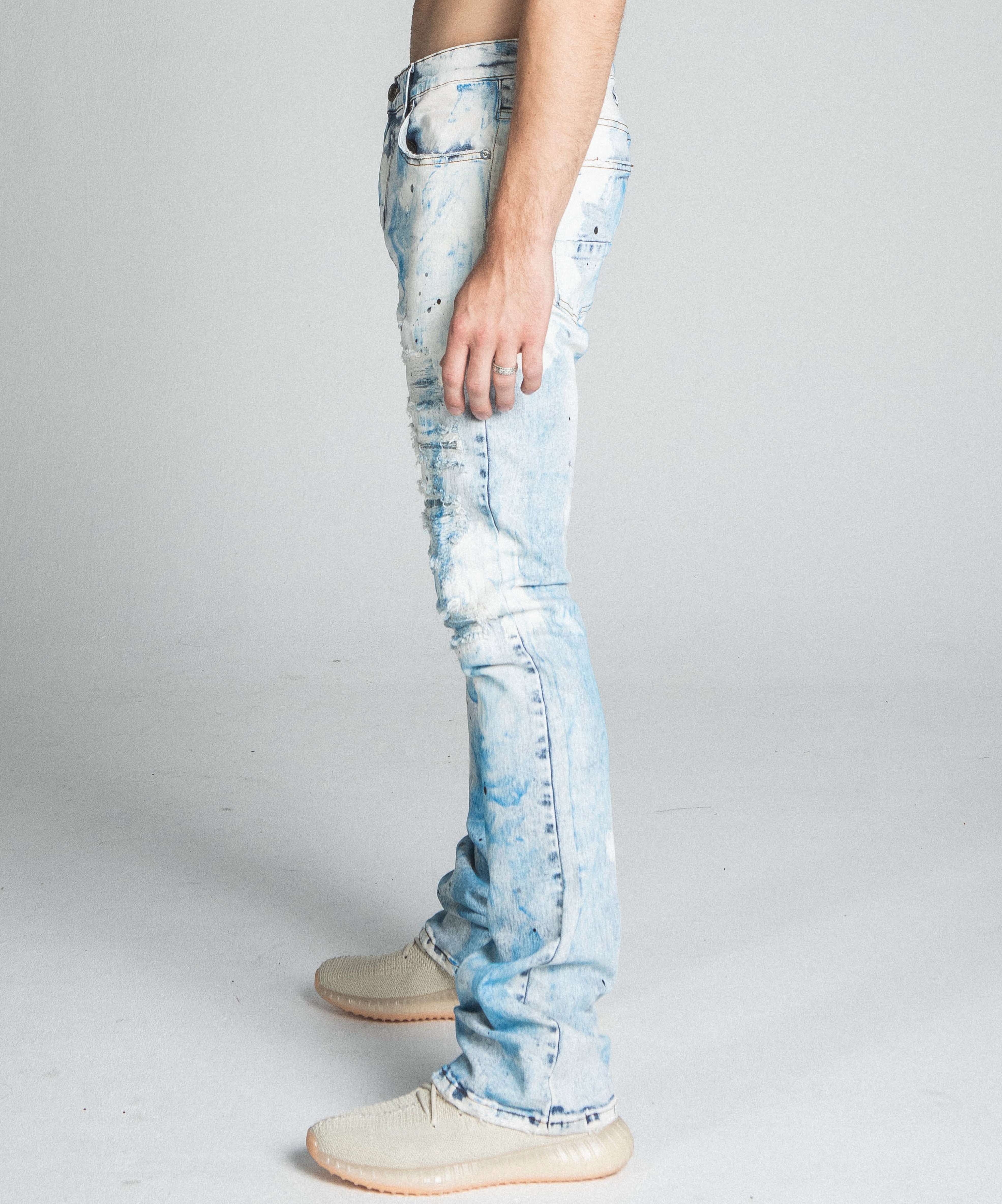 AJ28SK LIGHT BLUE/WHITE PAINT STACKED JEANS PANTS