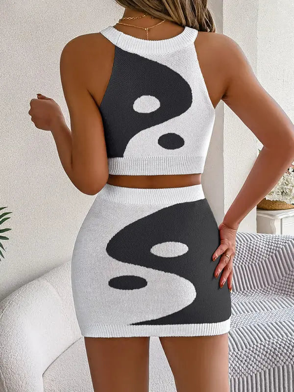 FZ Women's Contrast color belly-baring hip knitted skirt suit kakaclo