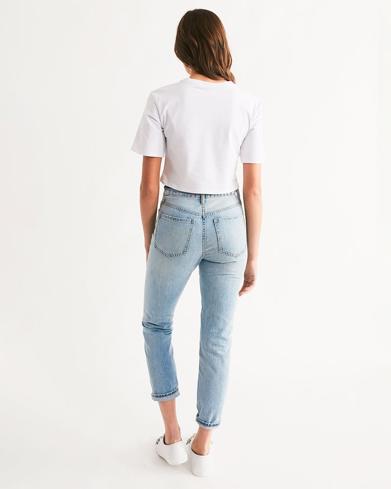 the white bull women's cropped tee