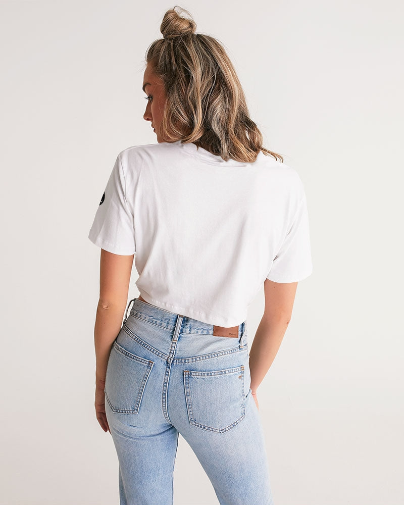 the white bull women's twist-front cropped tee