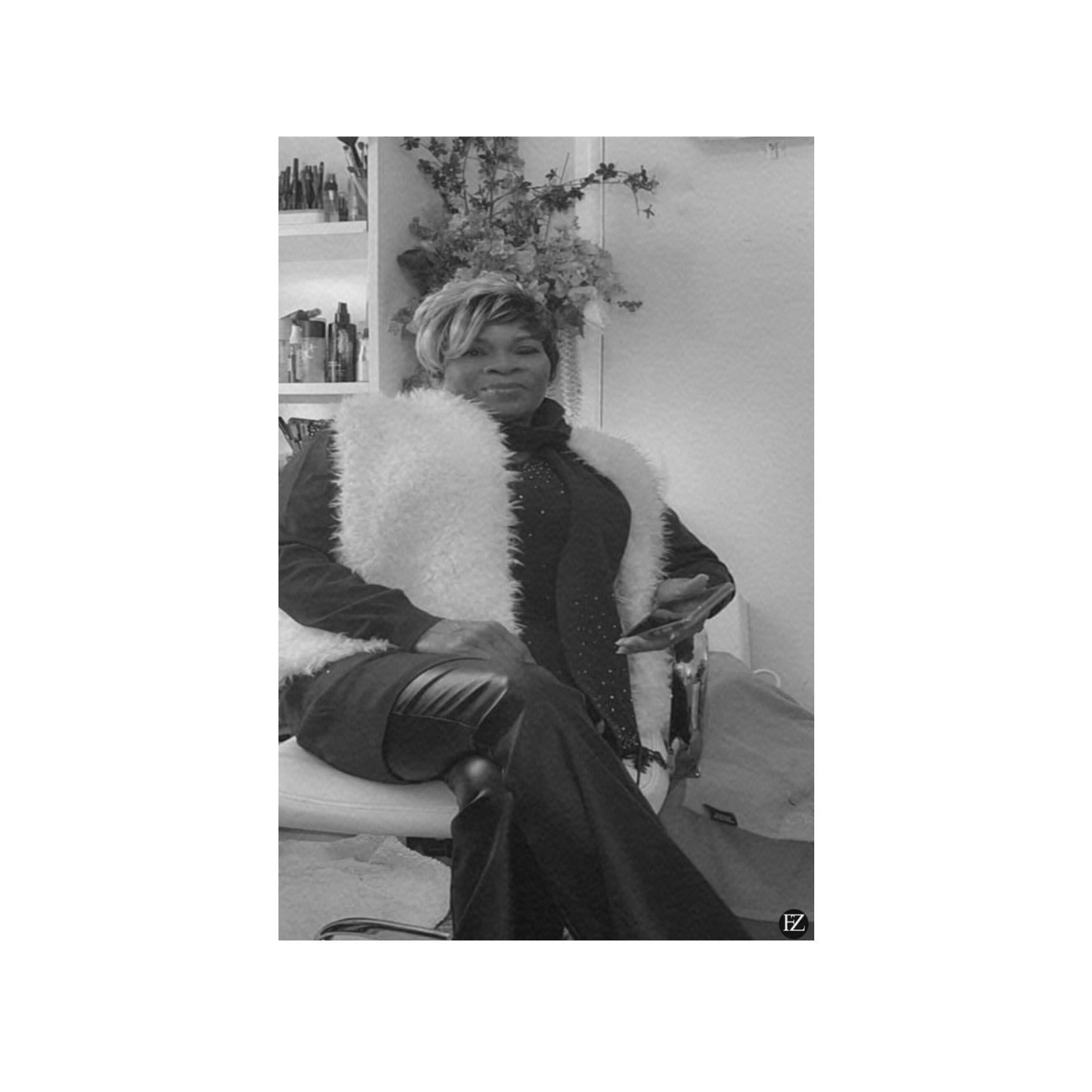 fz mama chappo one size / mama chappo b&w upgraded frame canvas print 32"x48"(made in queen)