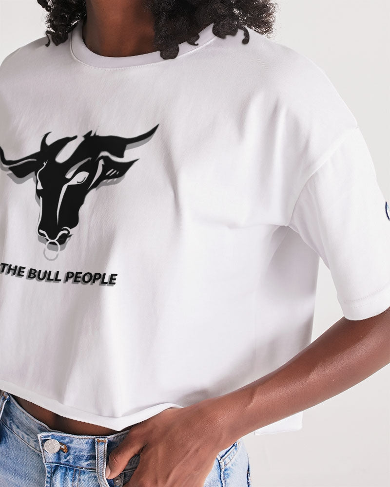 the white bull women's lounge cropped tee