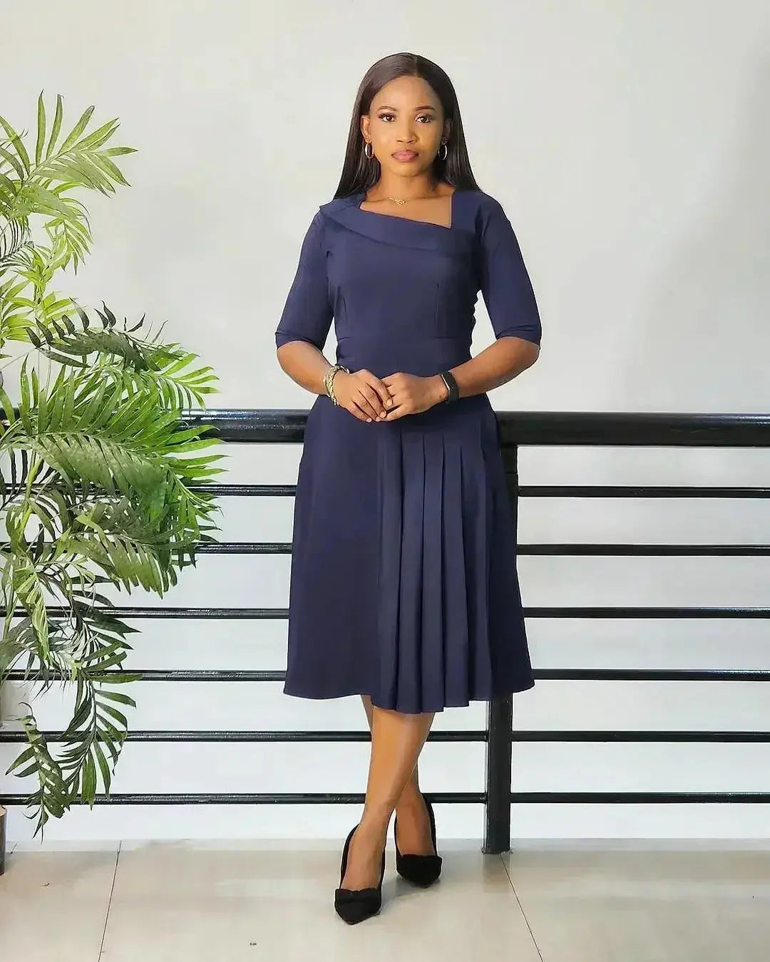 Elegant Women's Party Dress V-neck Pleated Hem Simple Mid Waist Commuting Dress Daily Casual Short Sleeved Solid Color Dresses FZwear