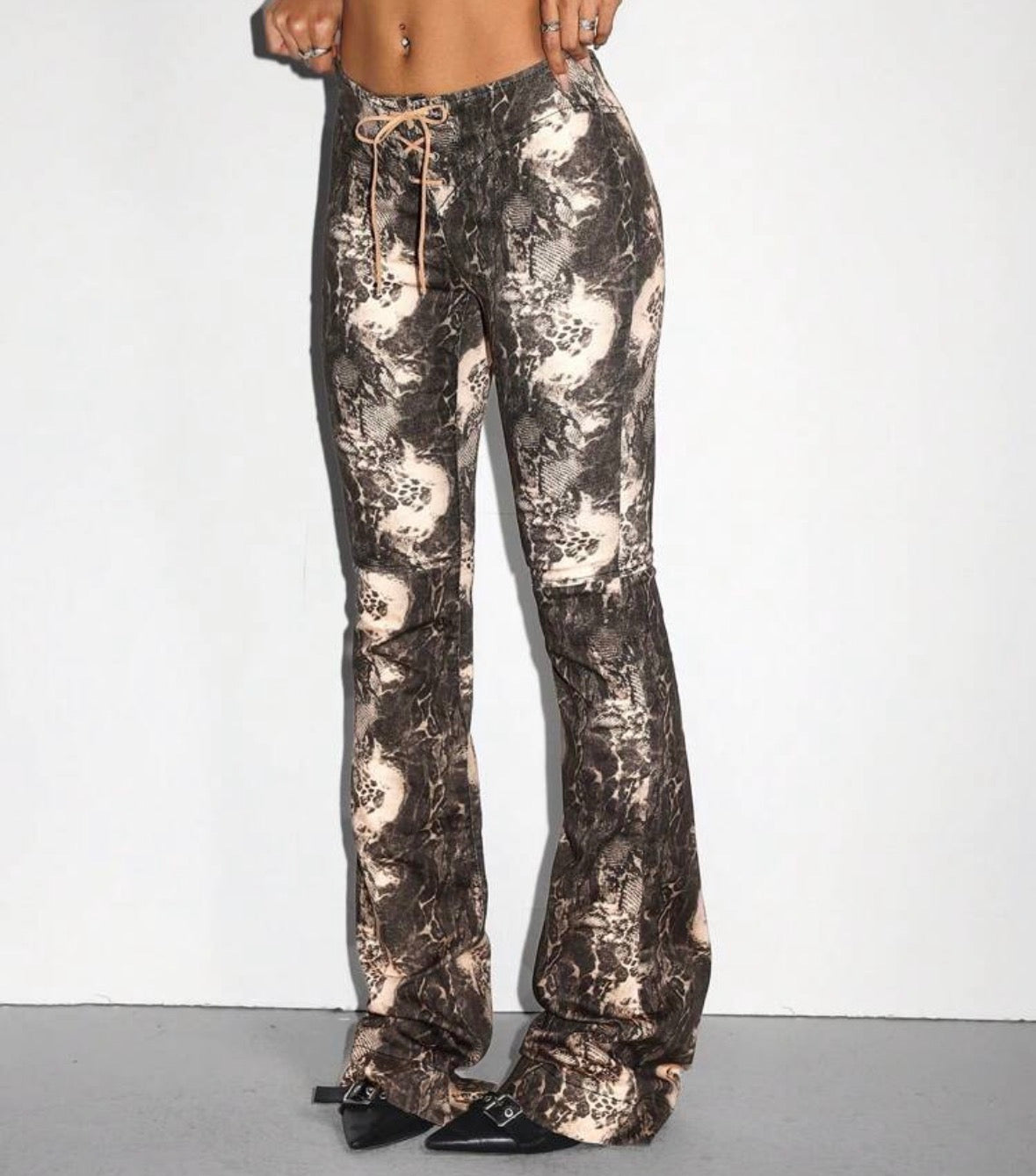 FZ Women's Low Waist Fitted Tie-Up Allover Print Denim Pants