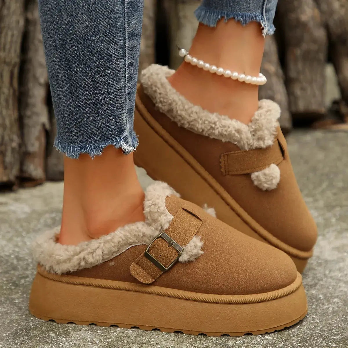 Women Cotton Slippers New Luxury Winter Plush Fashion Shoes for Women Retro Flat Sole Platform Slippers Outdoor Slides Women FZwear