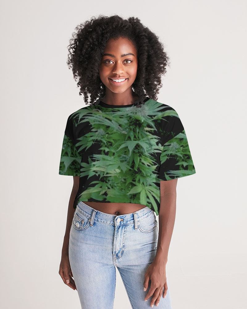 the bud - darker shade women's lounge cropped tee