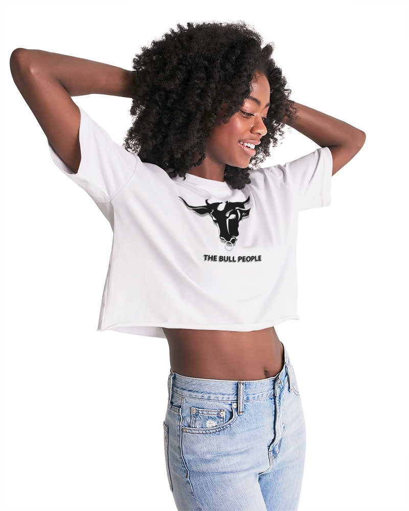 the white  bull women's lounge cropped tee